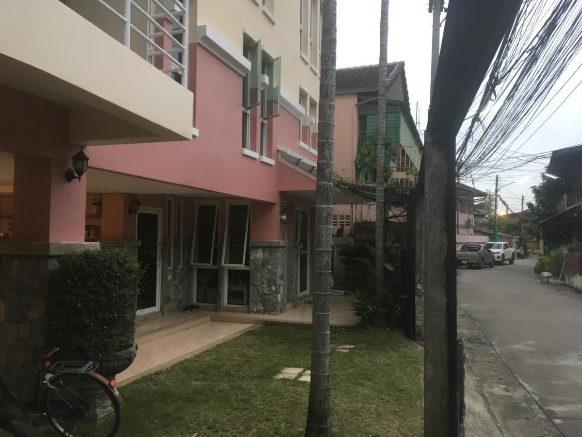 招待所 Triple Palms House