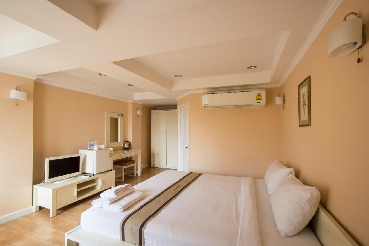招待所 Triple Palms House *