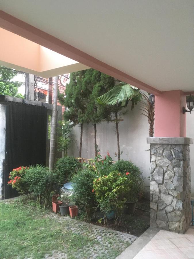 Triple Palms House 招待所