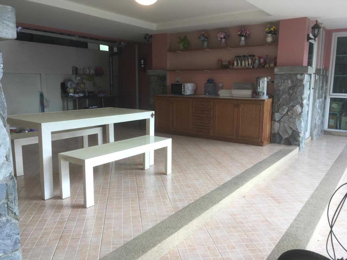 招待所 Triple Palms House