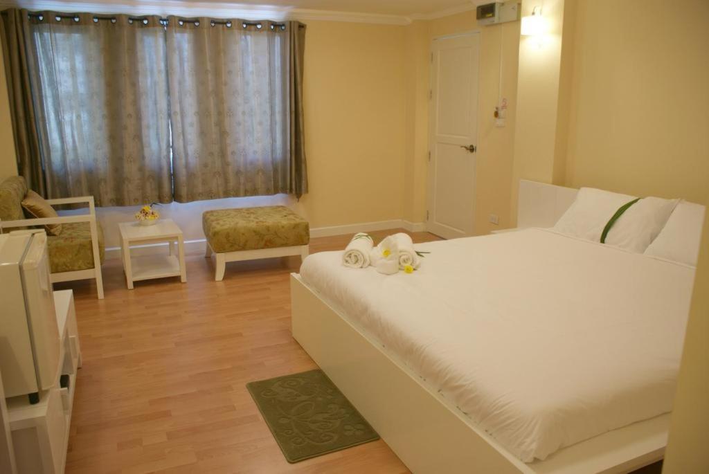Triple Palms House 招待所 *